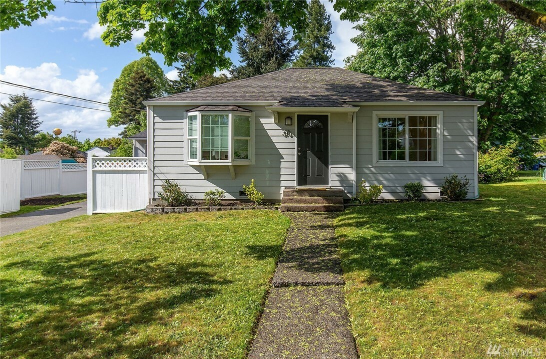 Property Photo:  310 NW 97th St  WA 98117 