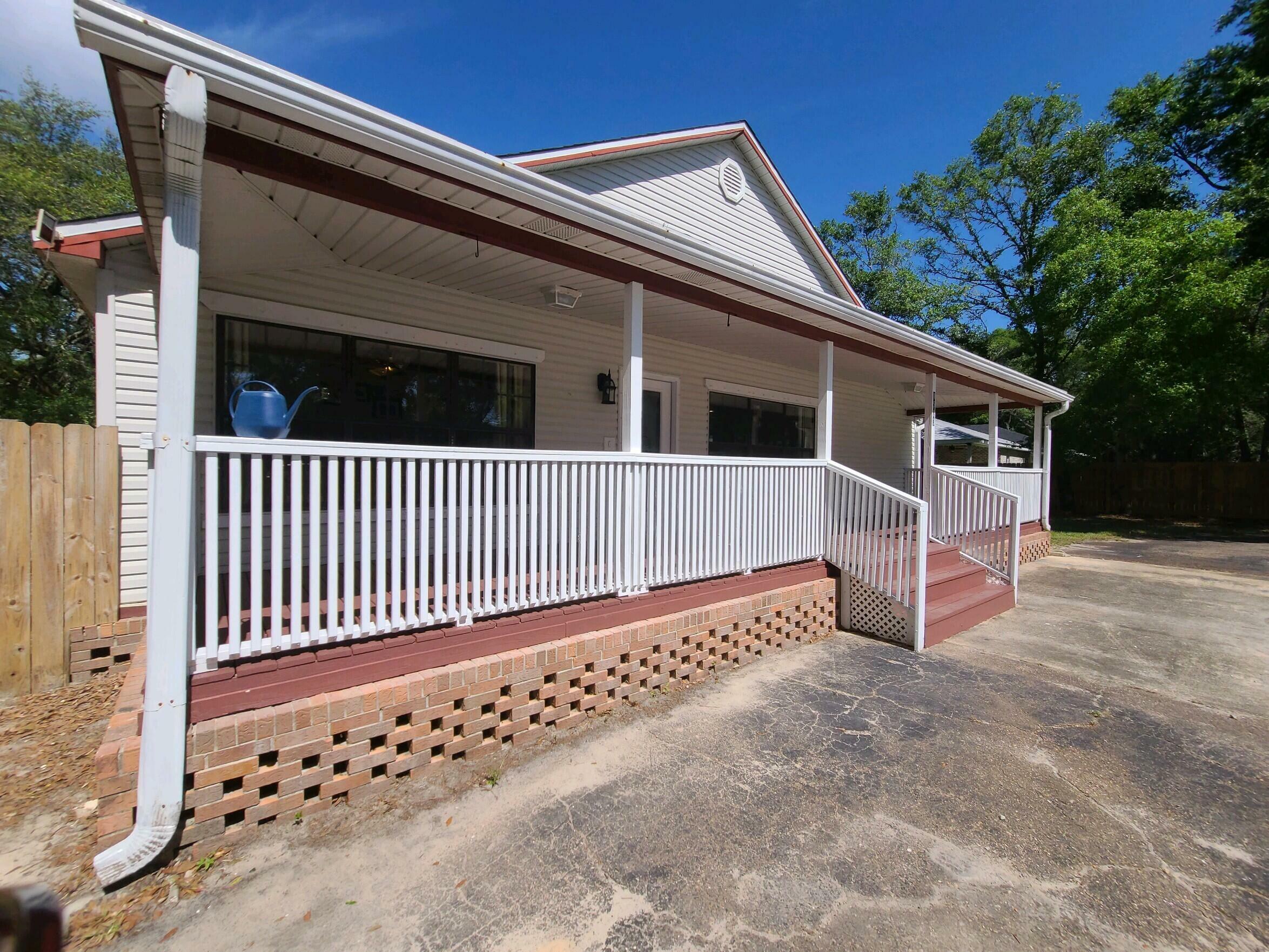 Property Photo:  1523 Heritage Road  FL 32547 