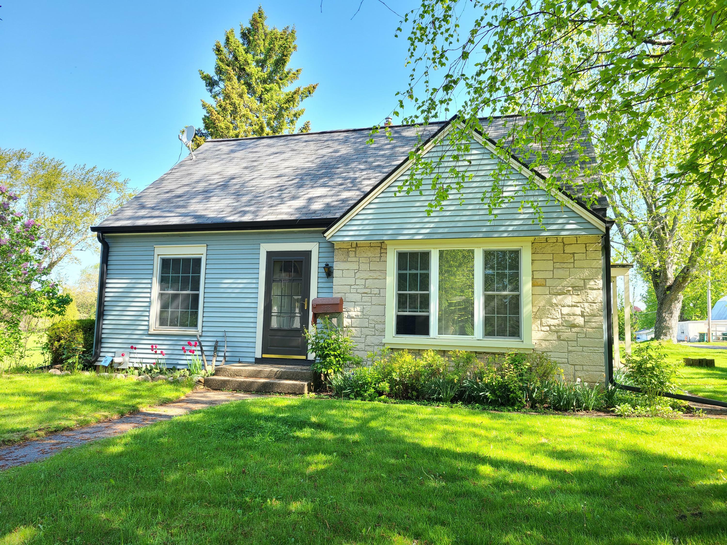 Property Photo:  320 W Dodge St  WI 53074 