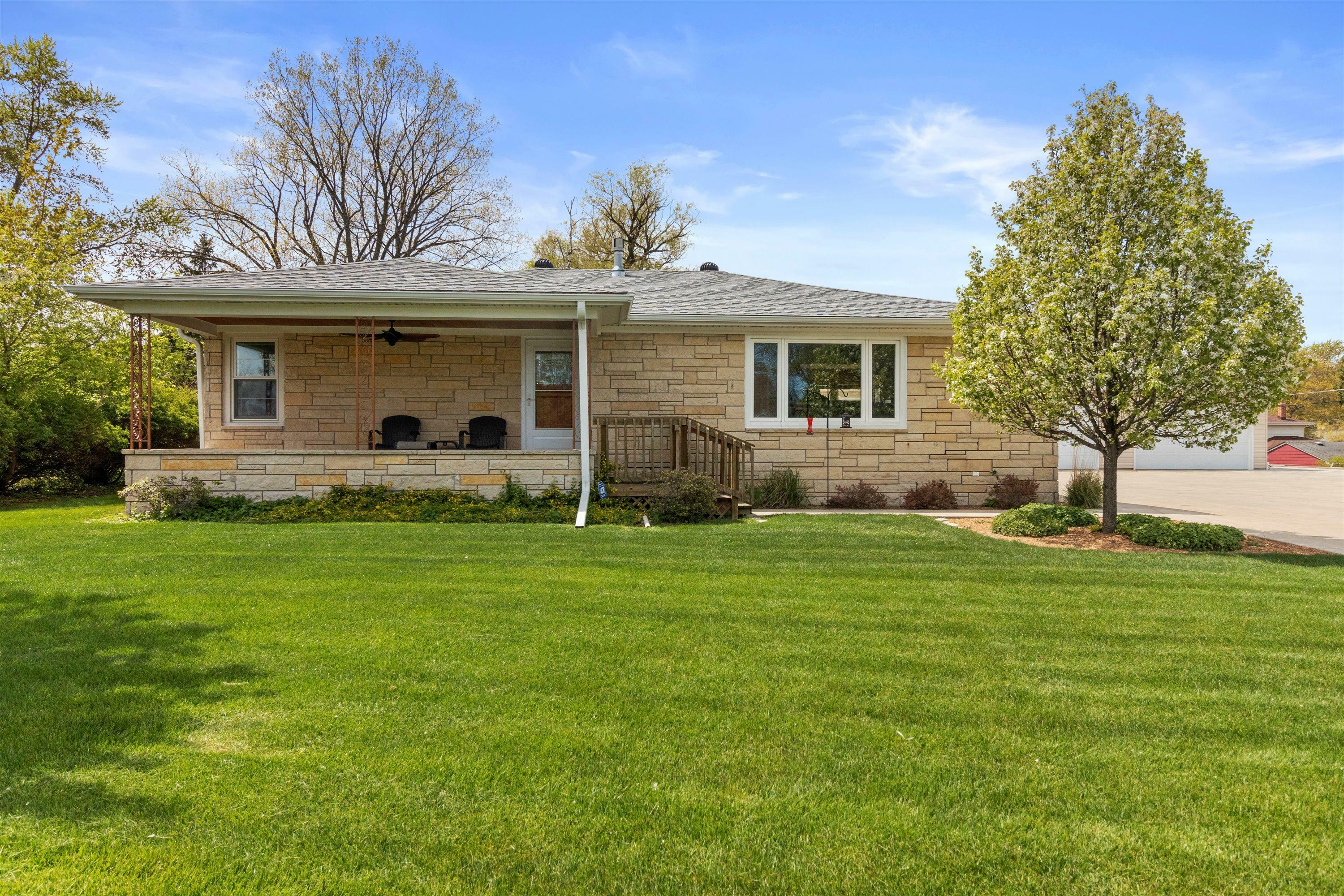 Property Photo: 732 S Green Bay Rd WI 53406
