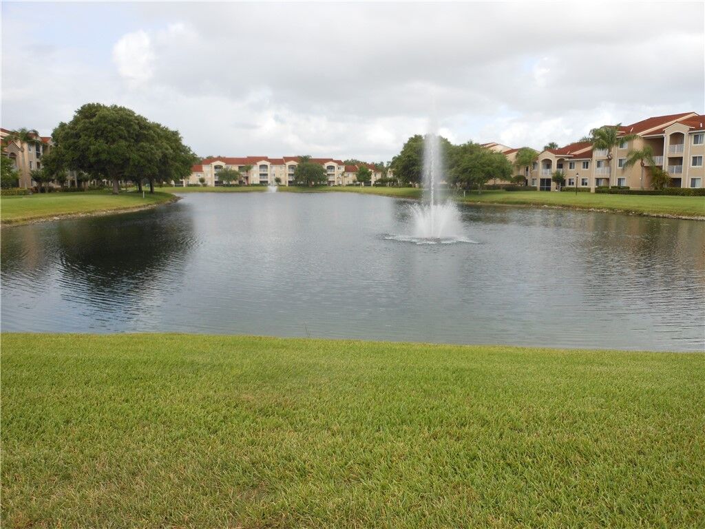 Property Photo: 1570 S 42nd Circle 103 FL 32967
