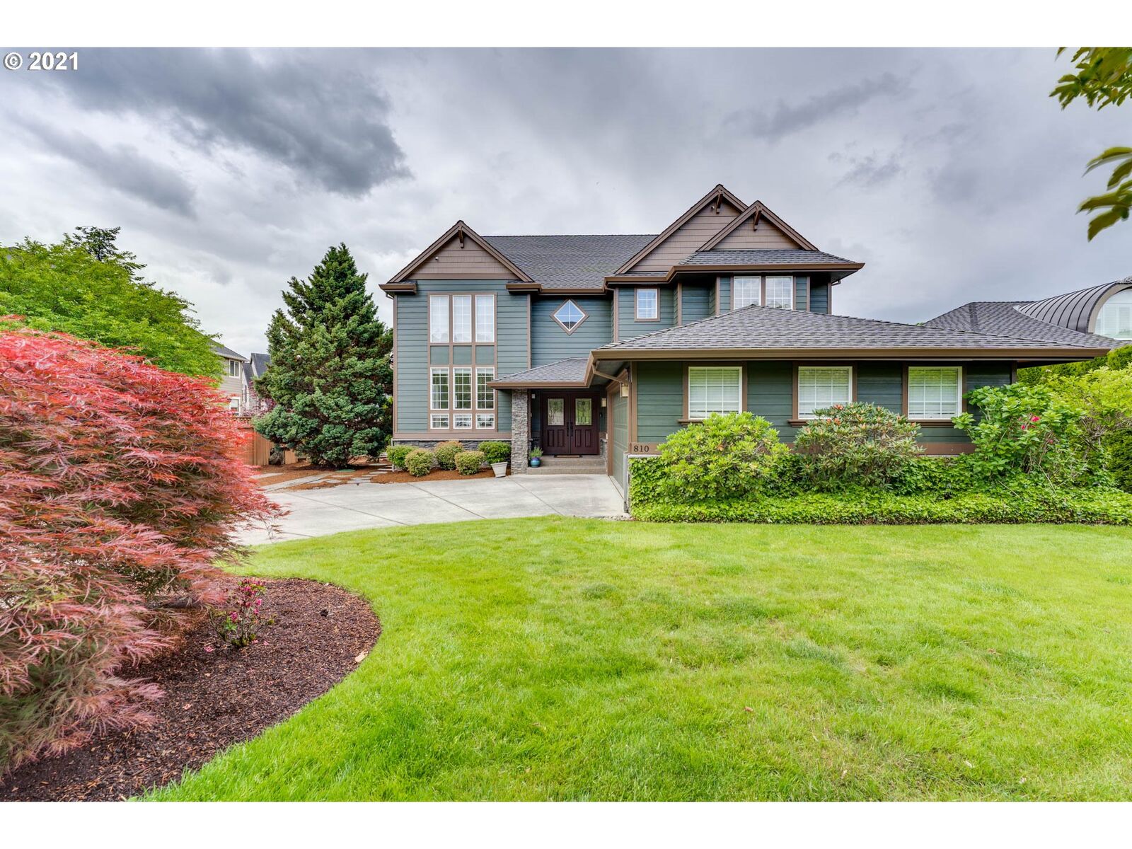 Property Photo:  810 NW Deerfern Loop  WA 98607 