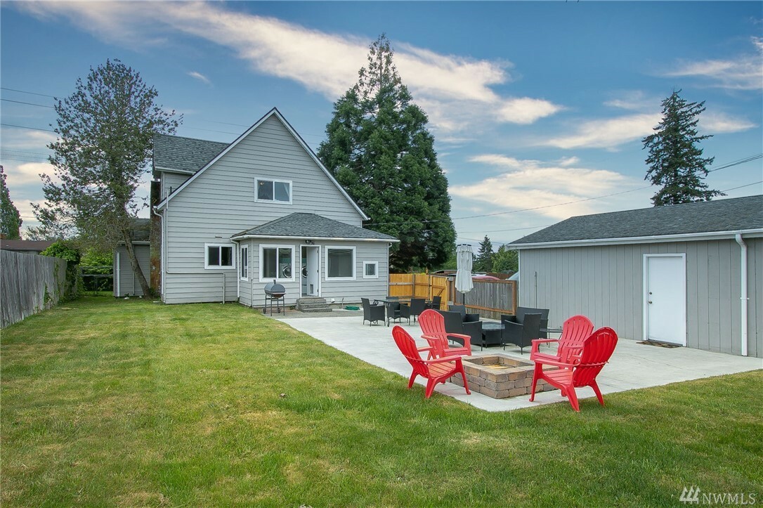 Property Photo: 3015 Perry Ave WA 98310