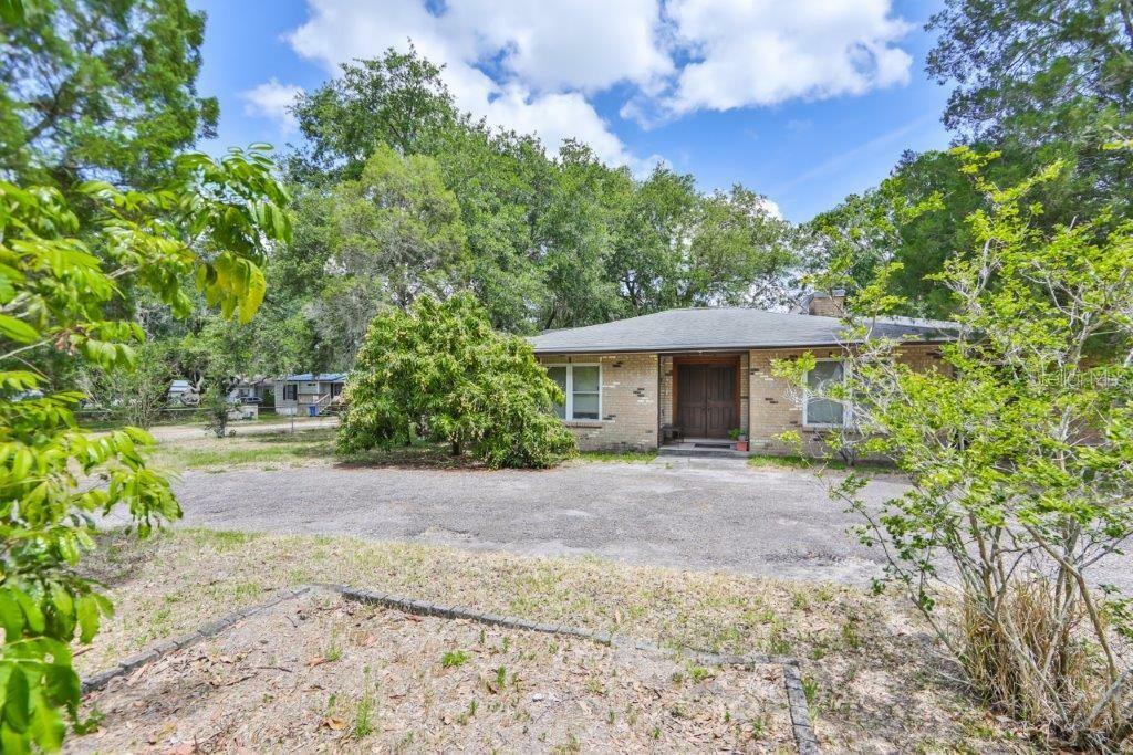 Property Photo:  13148 Thonotosassa Road  FL 33527 