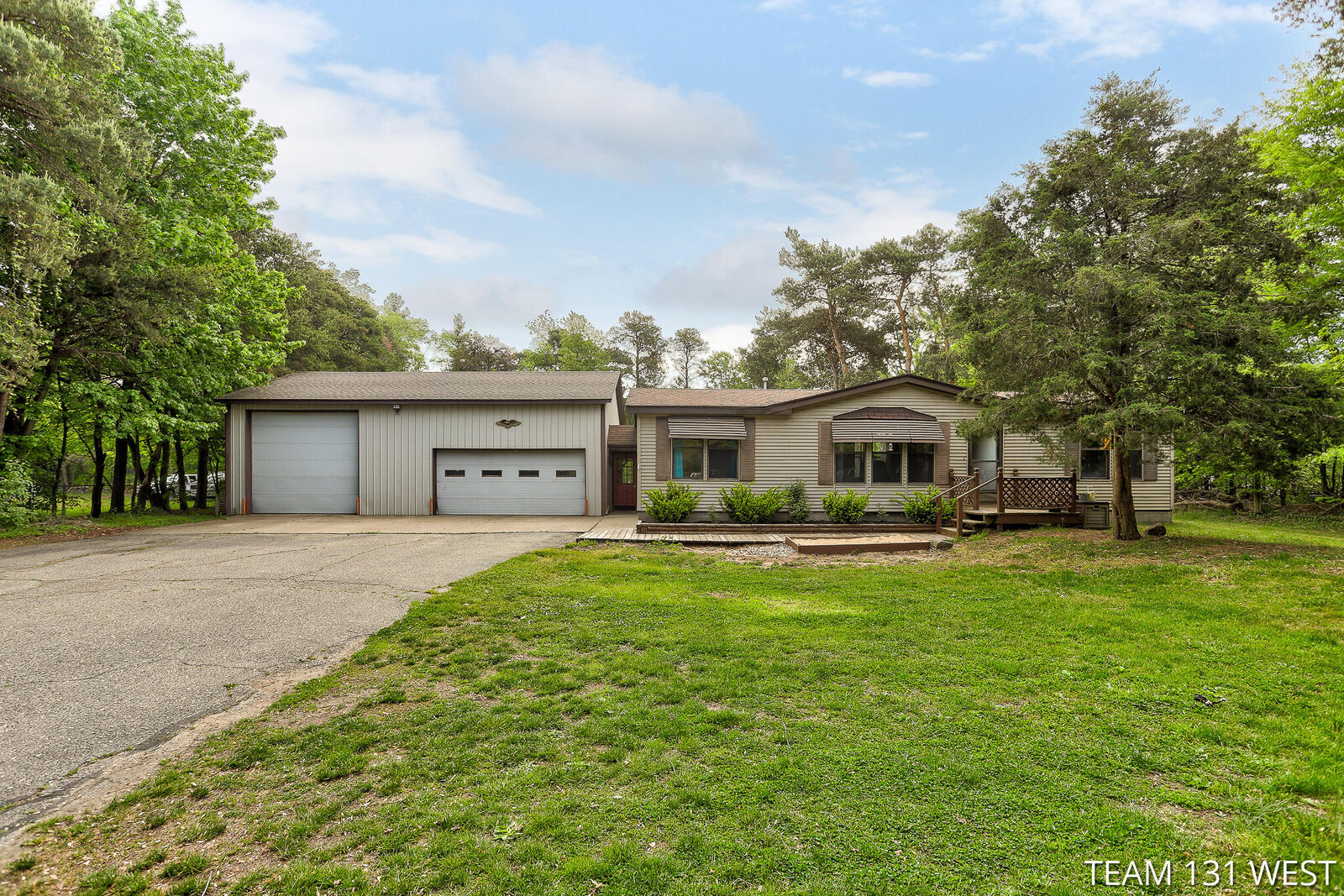 Property Photo:  3912 Butternut Drive  MI 49424 