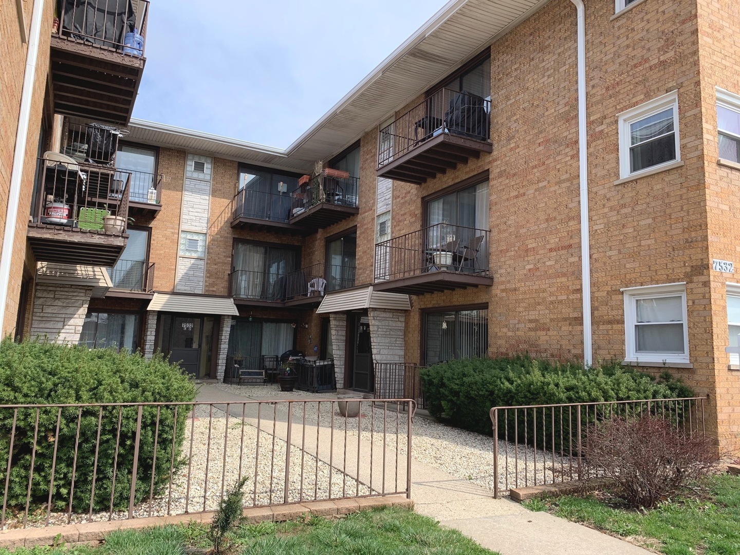 Property Photo:  7532 W Belmont Avenue 3E  IL 60634 