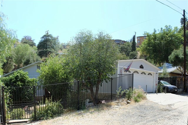 Property Photo:  24070 Eagle Mountain Street  CA 91304 