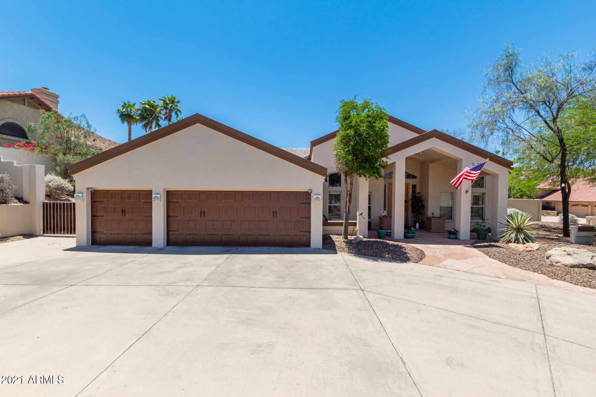 Property Photo:  1101 E Tierra Buena Lane  AZ 85022 
