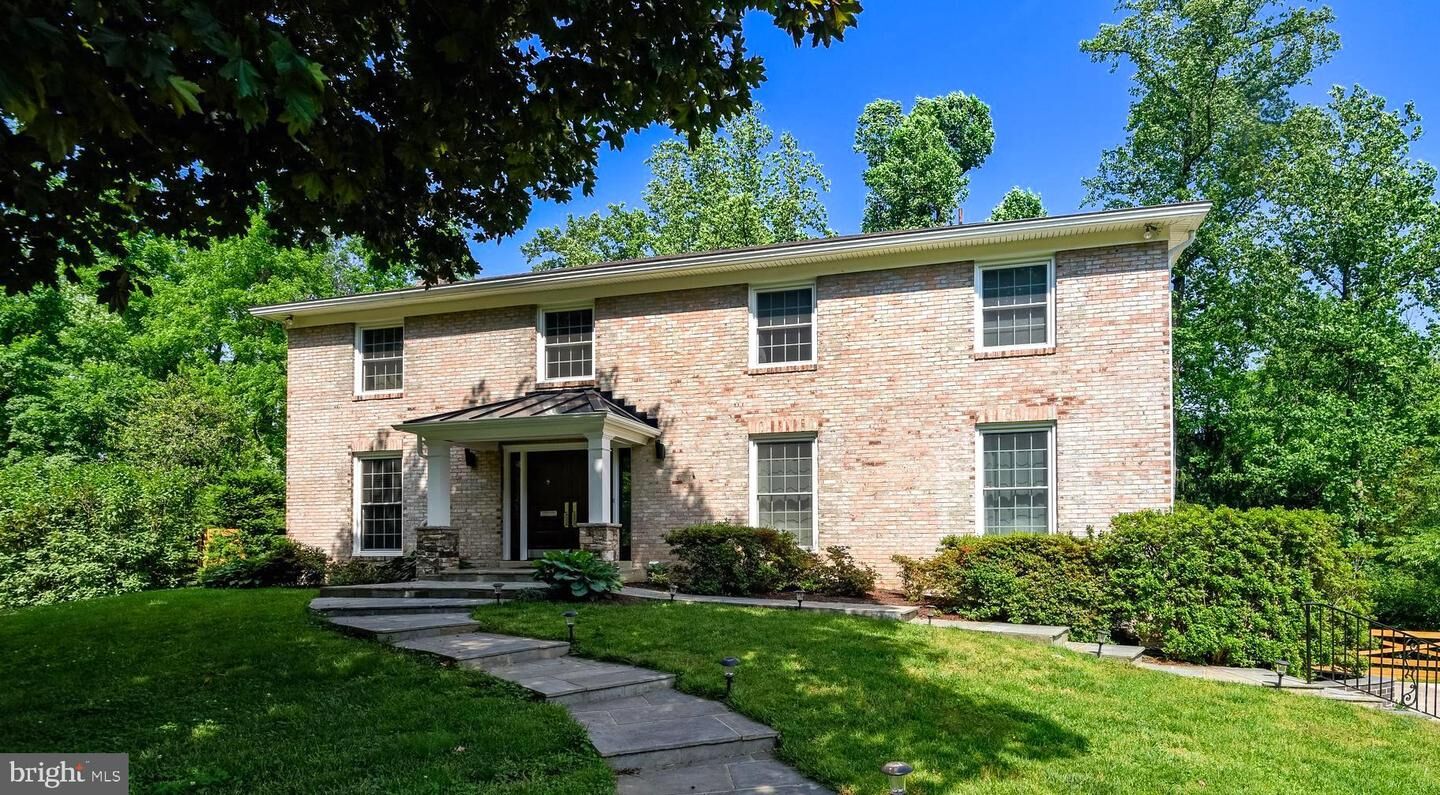 Property Photo: 3303 Goldsboro Court VA 22042