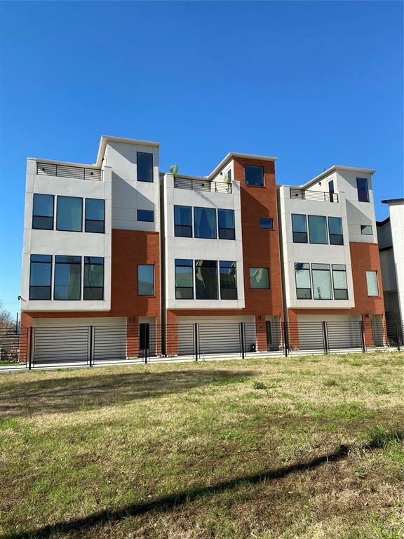 Property Photo: 2408 Emancipation Avenue B TX 77004