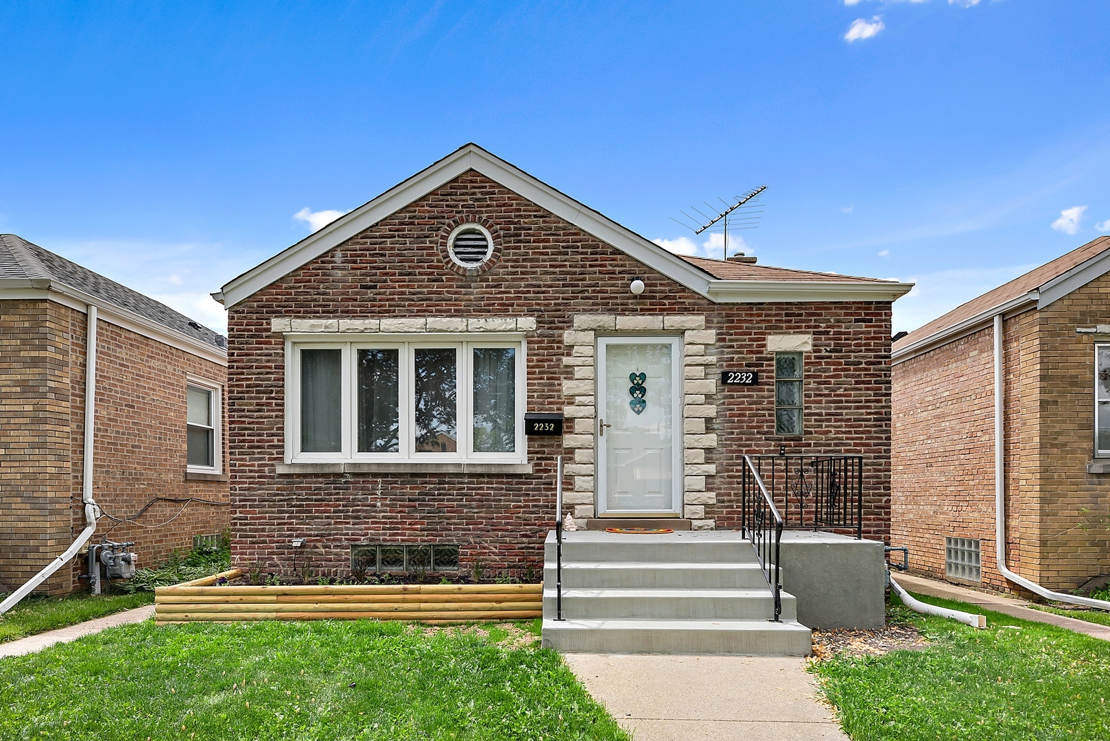 Property Photo:  2232 Park Avenue  IL 60546 