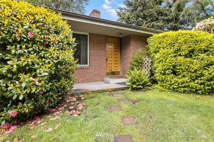 4030 S 152nd Street  Tukwila WA 98188 photo