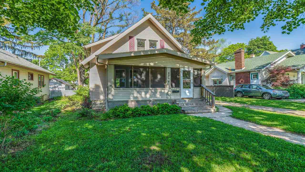 Property Photo:  2316 Douglas Street  IL 61103 