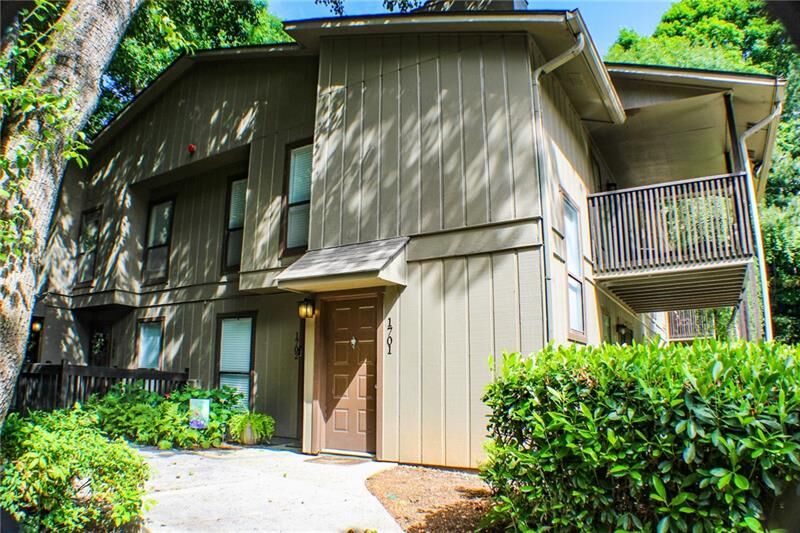 Property Photo:  1701 Cumberland Court SE  GA 30080 