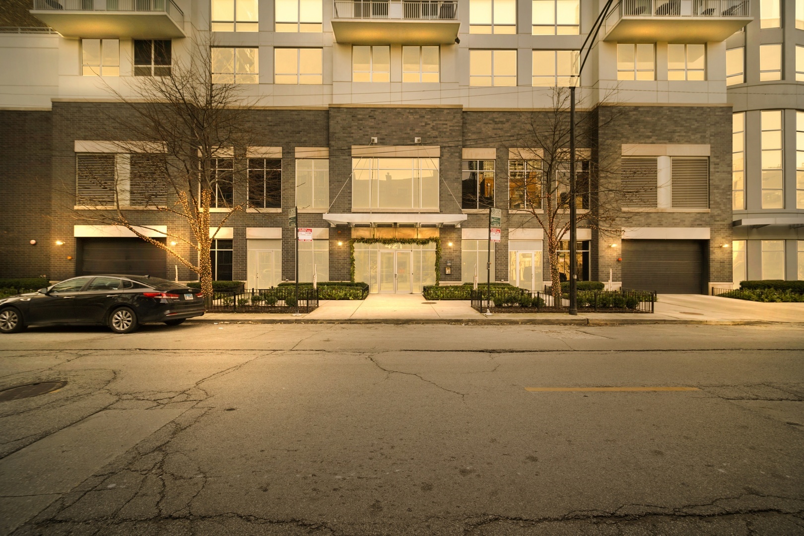 Property Photo:  421 W Huron Street 801  IL 60654 