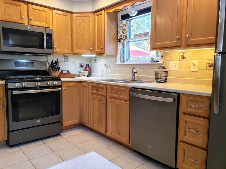 Property Photo:  6 Governors Way  NH 03303 