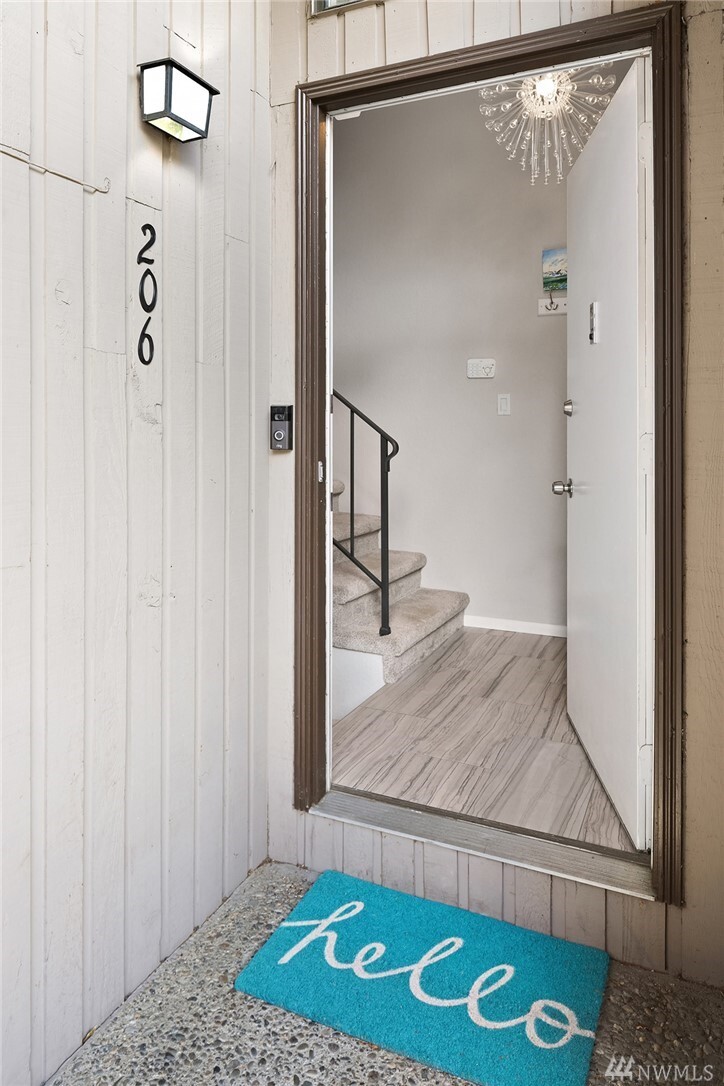 Property Photo:  321 SW 112th St 206  WA 98146 