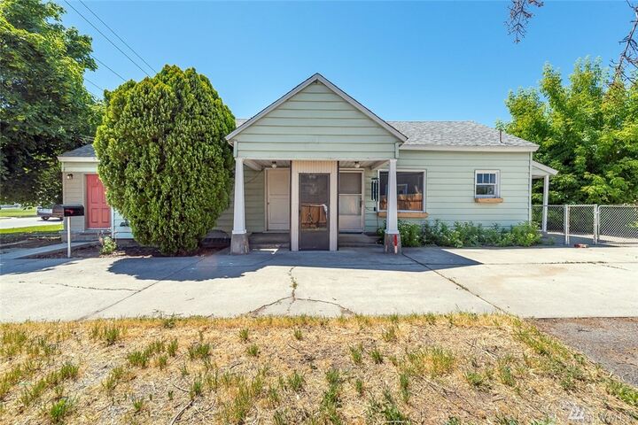 606 S Miller  Wenatchee WA 98801 photo