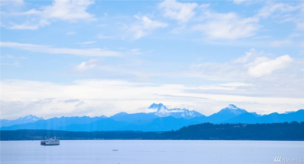 Property Photo:  18914 Sound View Place  WA 98020 