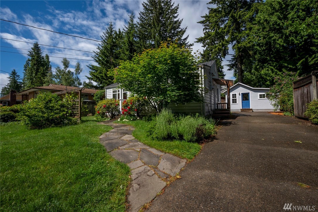 Property Photo: 7735 32nd Ave NE WA 98115
