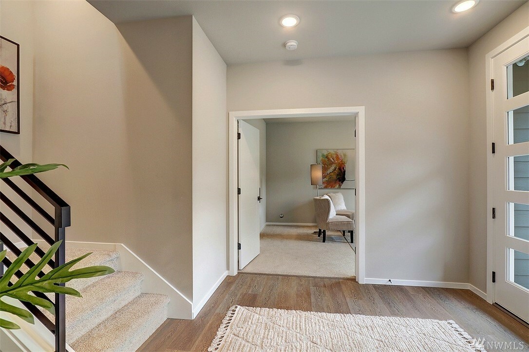Property Photo: 4702 164th St SW B5 WA 98087