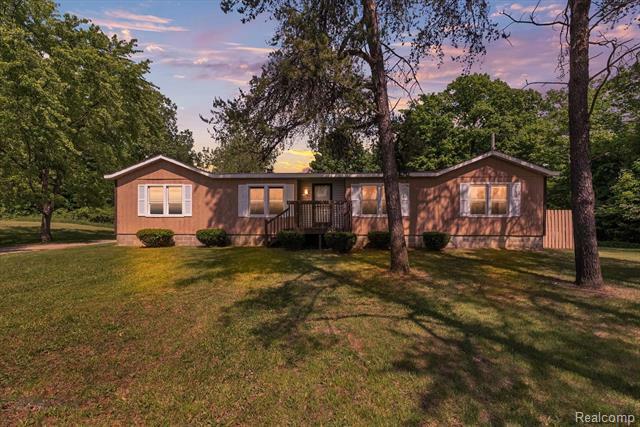 Property Photo: 1561 S Lake George Road MI 48412