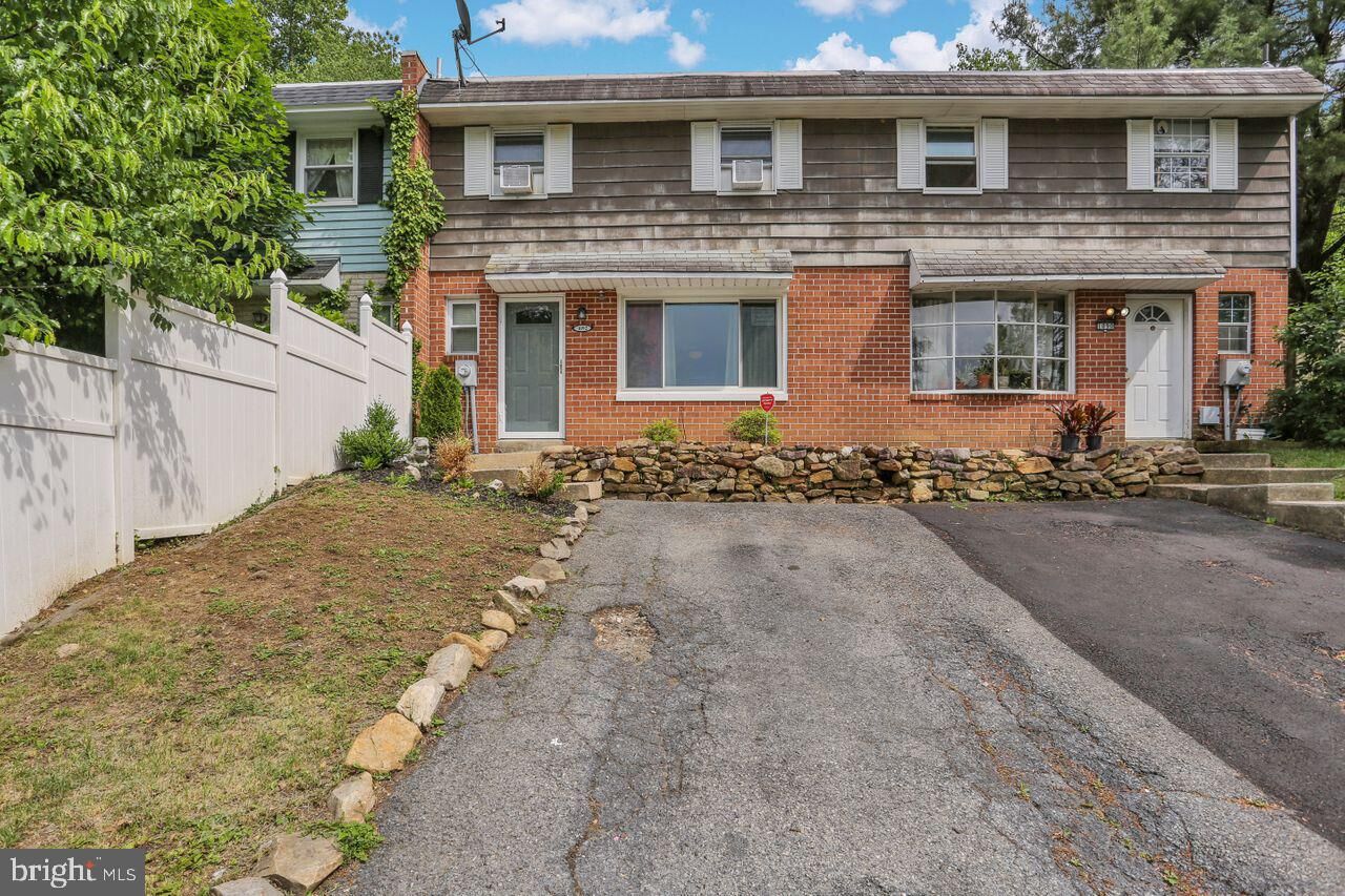 Property Photo:  1092 Fox Run  PA 19606 