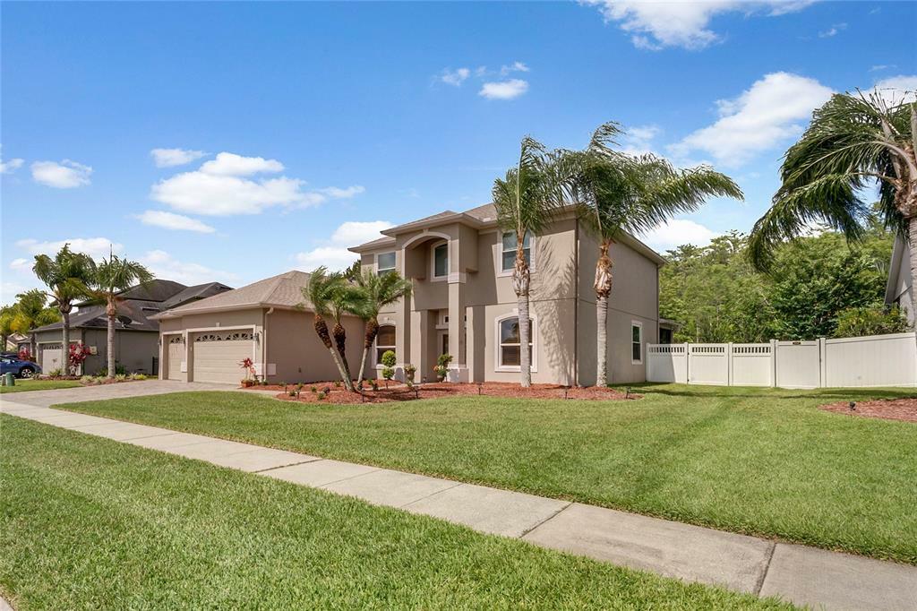 Property Photo:  1332 Richmond Grand Avenue  FL 32820 