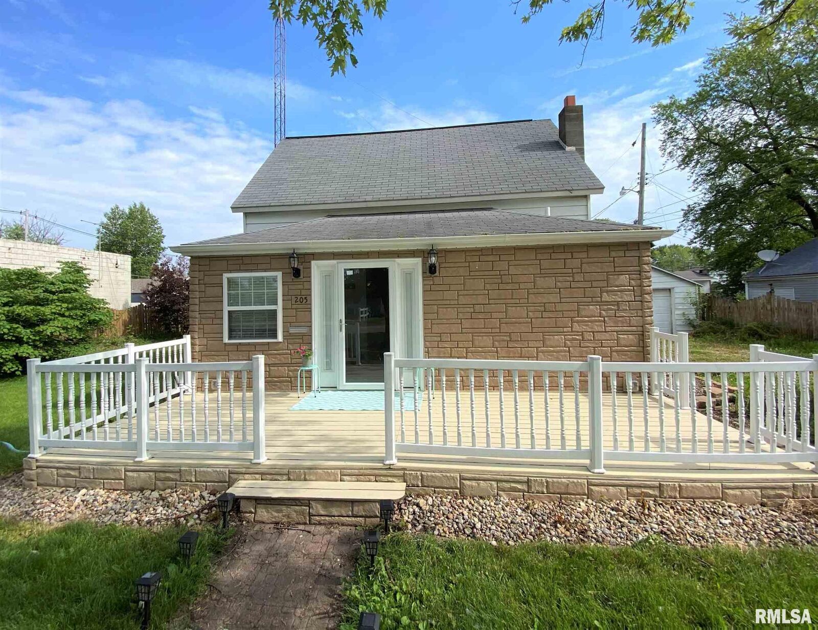 Property Photo: 205 W Adams IL 61410