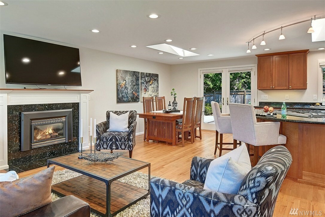 Property Photo: 15904 SE 1st St WA 98008