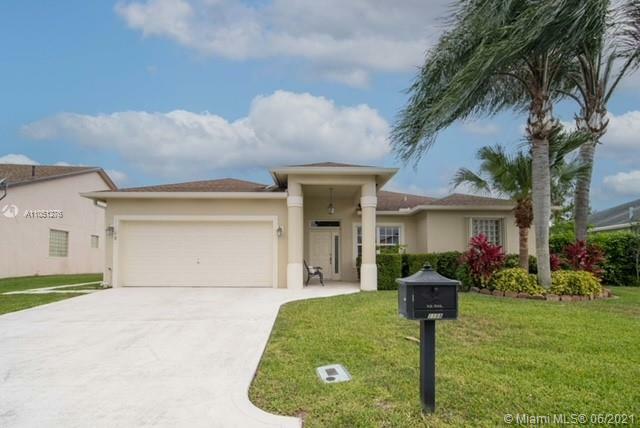 Property Photo:  1108 Hatteras Cir  FL 33413 