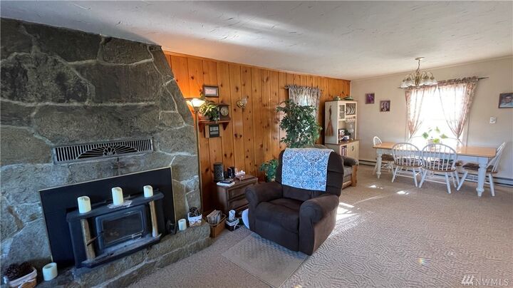 Property Photo: 45 Dixon Rd WA 98841