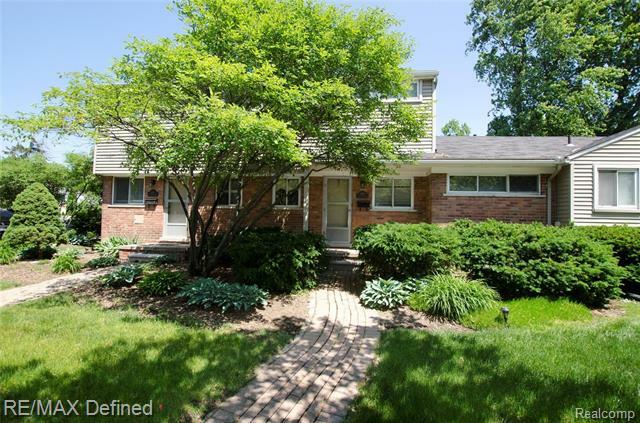 Property Photo: 569 14 Mile Road MI 48009