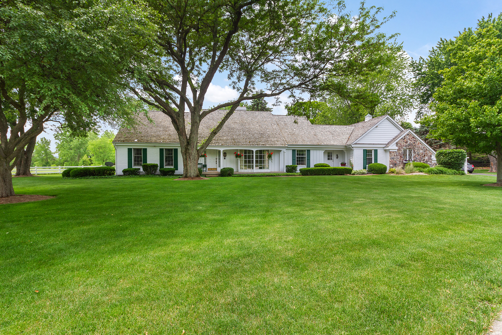Property Photo: 304 Van Gogh Court IL 60468