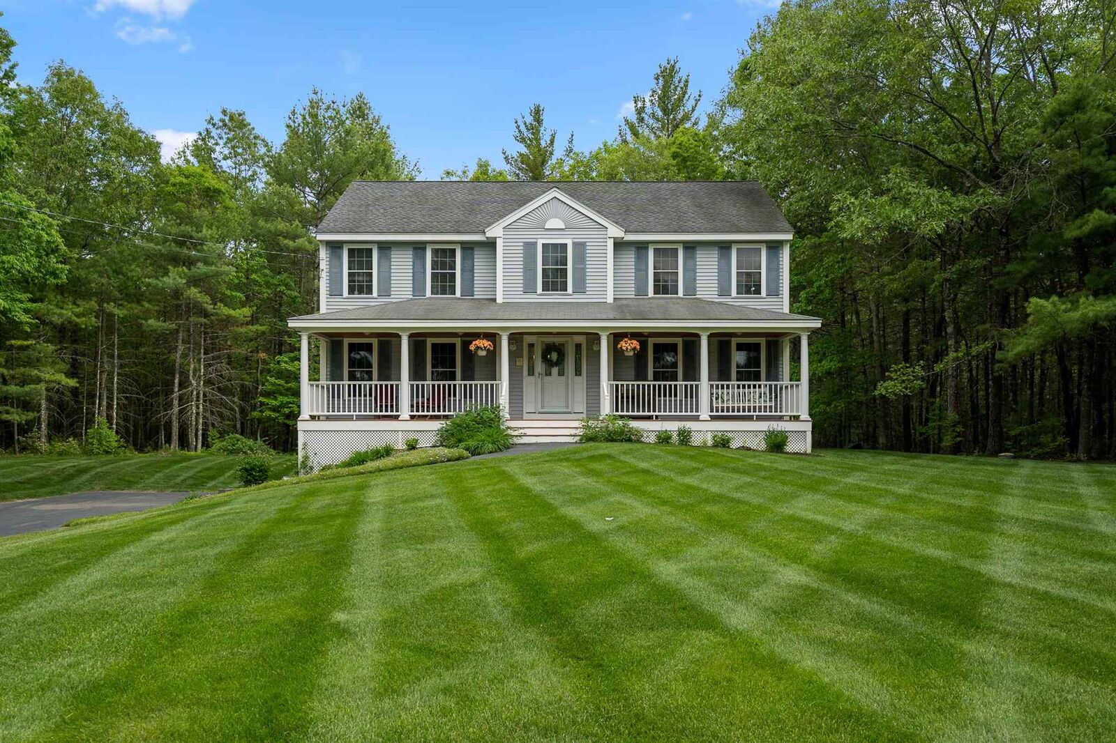 Property Photo:  24 Laurel Crest Drive  NH 03033 