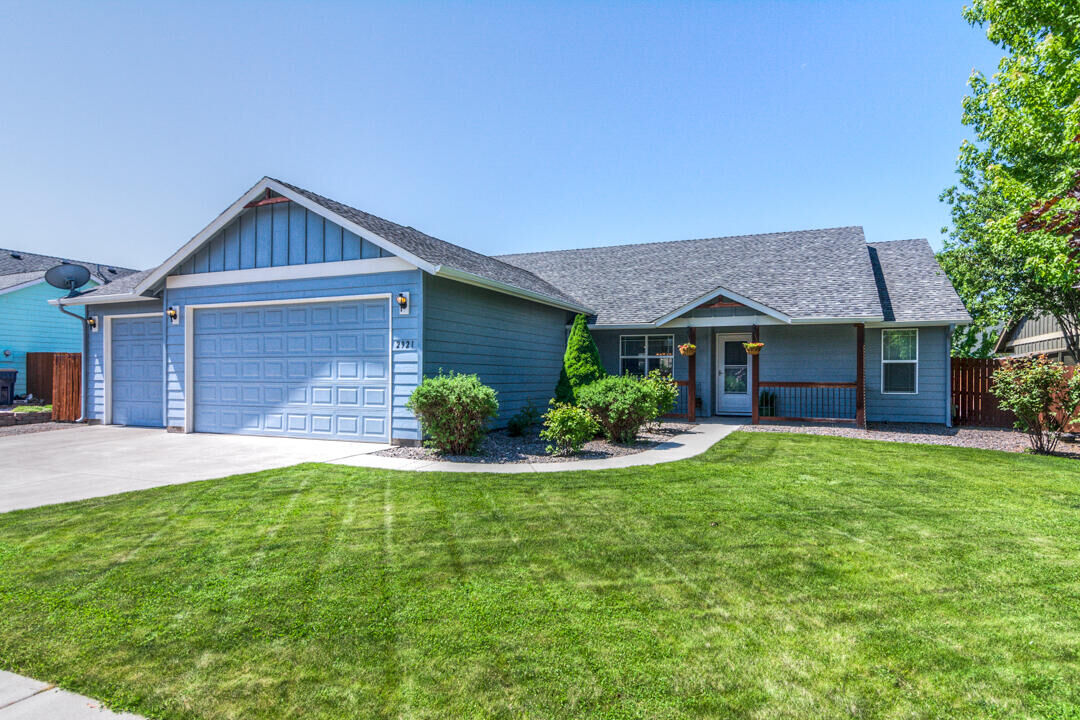 Property Photo:  2921 NW 19th Street  OR 97756 