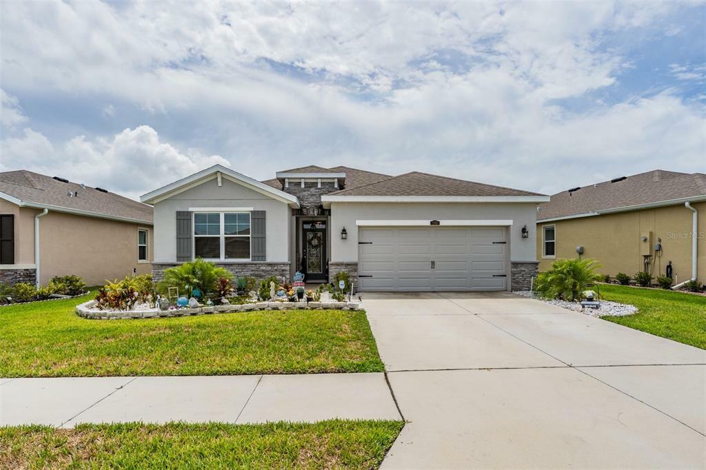 Property Photo:  1140 Pipestone Place  FL 33543 