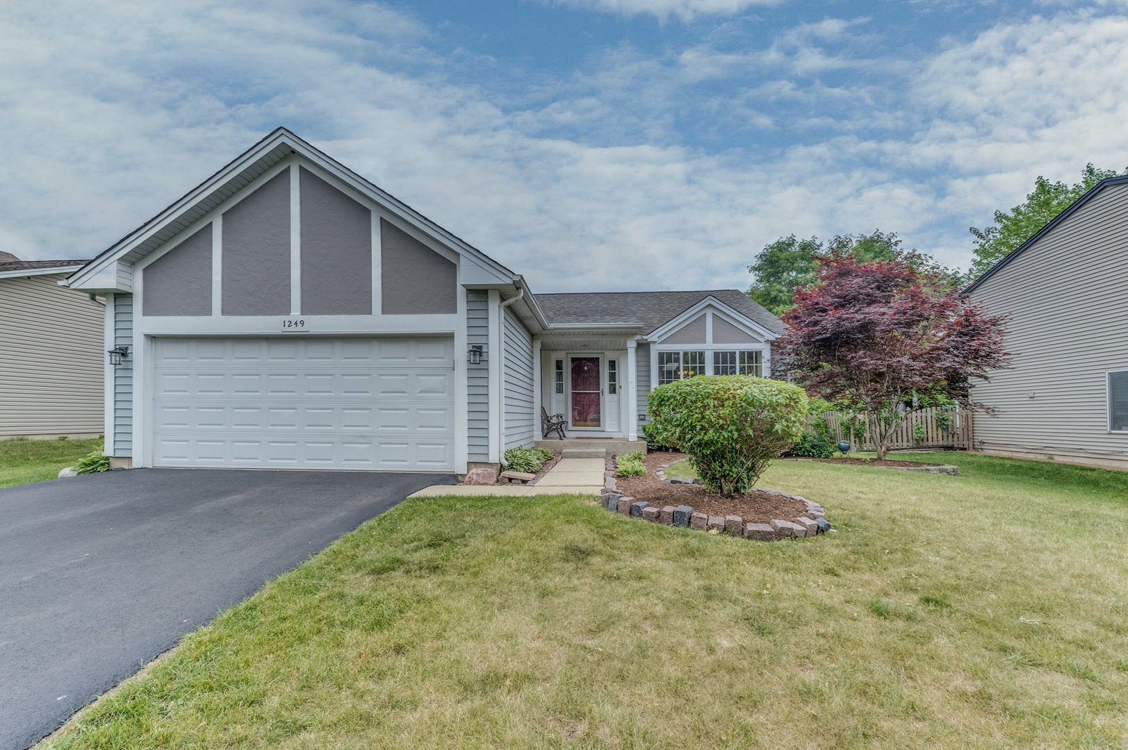 Property Photo: 1249 Sebring Circle IL 60120