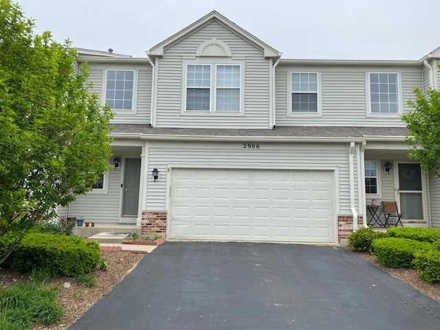 Property Photo:  2906 Peachtree Circle  IL 60502 