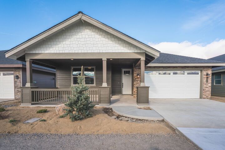 2749 NW 23rd Loop N  Redmond OR 97756 photo