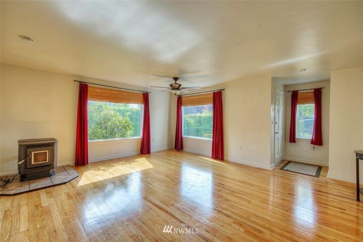 Property Photo:  2609 S Melrose Street  WA 98405 