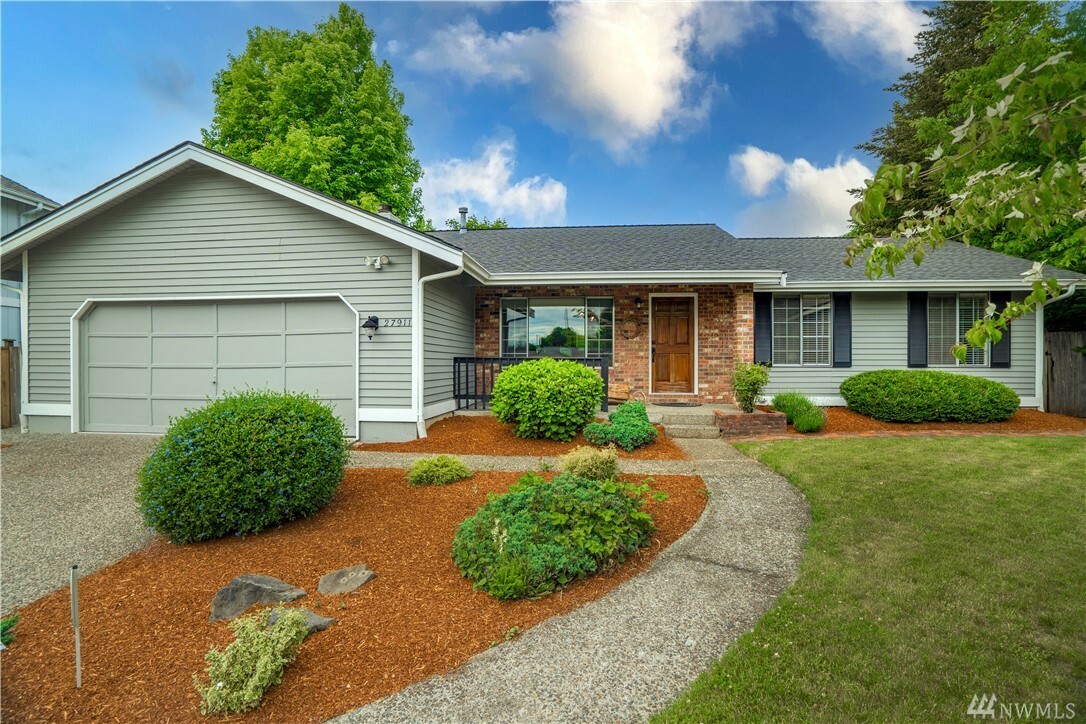 Property Photo: 27911 122nd Place SE WA 98030