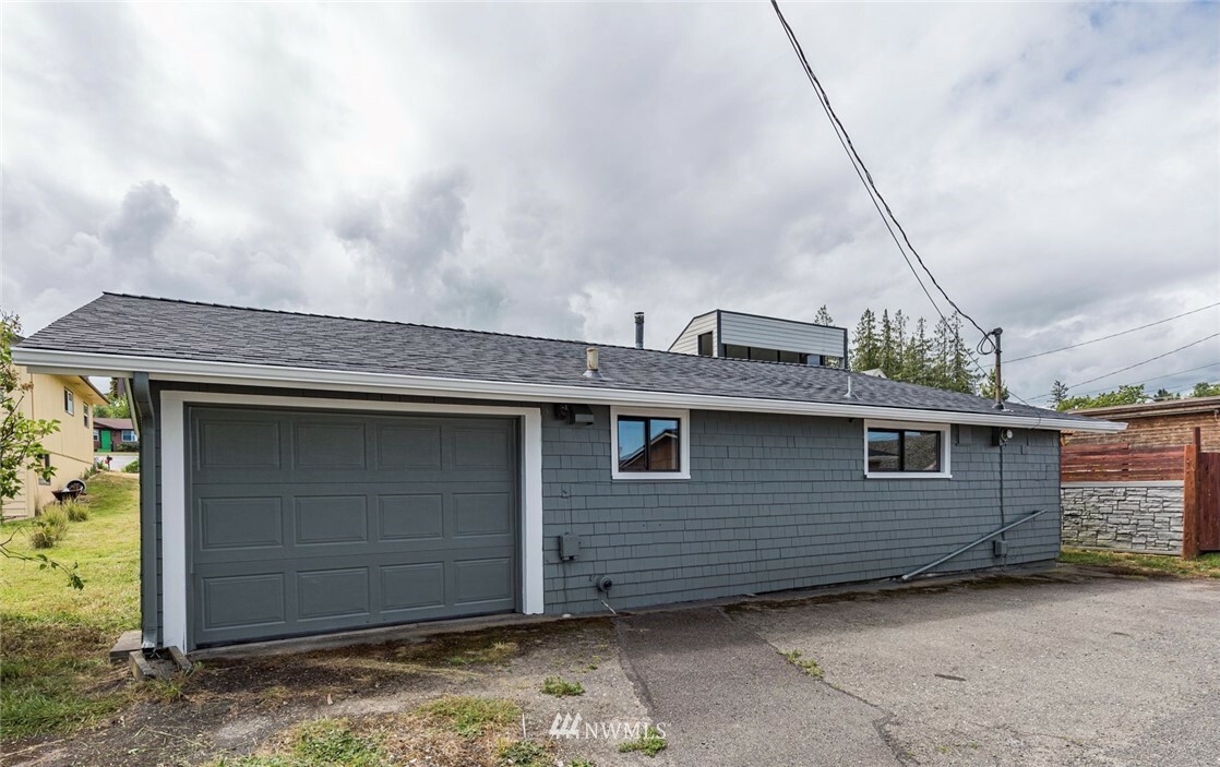 Property Photo:  431 E Whidby Avenue  WA 98362 