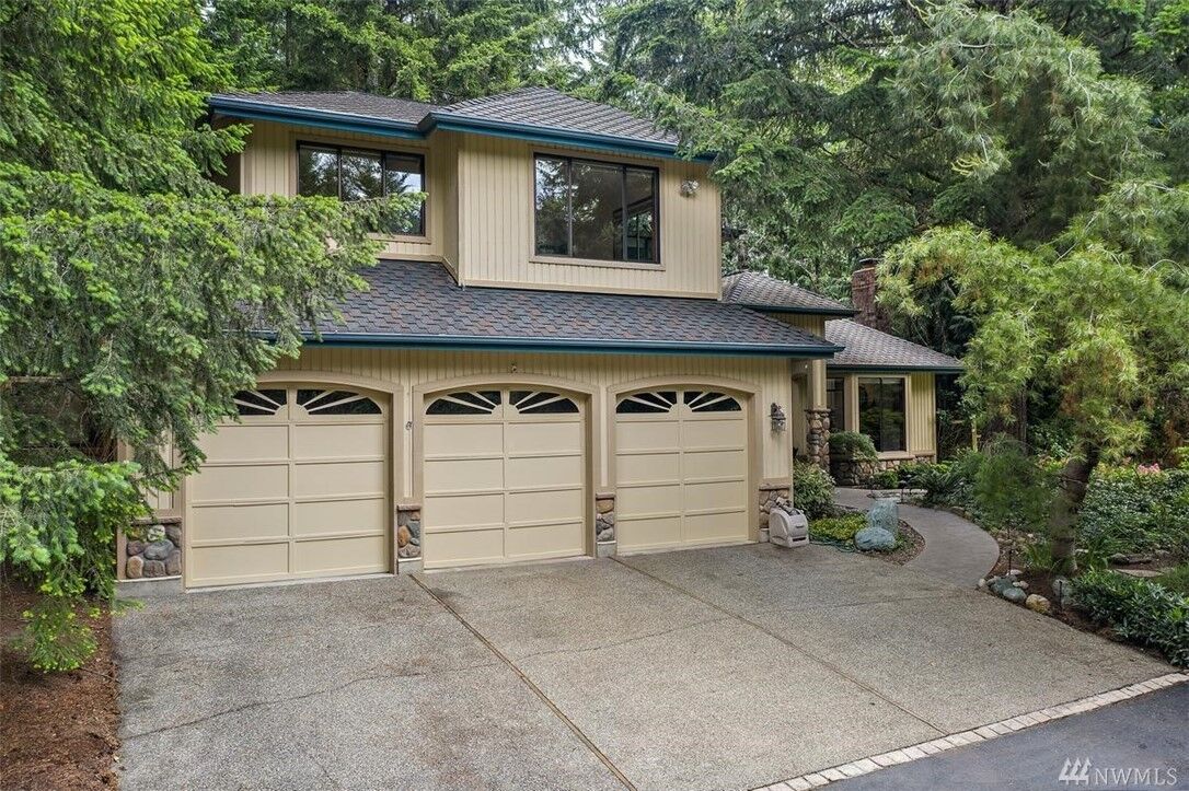 Property Photo:  26206 SE 31st Street  WA 98075 