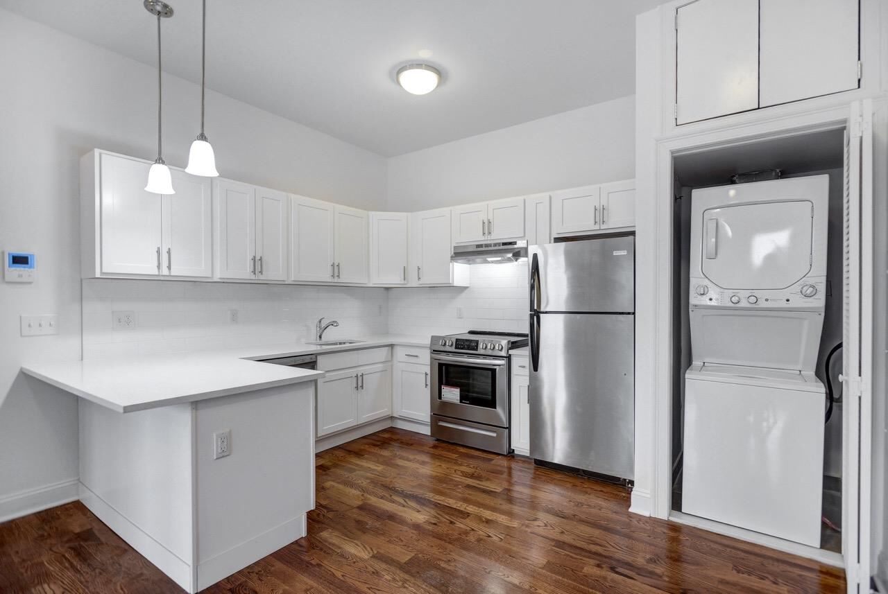 Property Photo: 196 Market St 3A NJ 07102