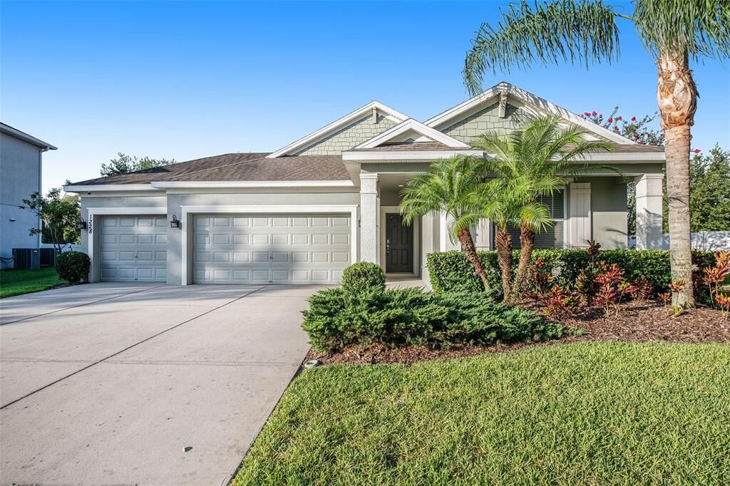 Property Photo:  1228 Rushgrove Circle  FL 33527 