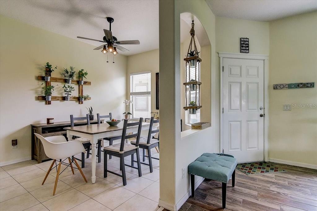 Property Photo:  7437 Surrey Pines Drive  FL 33572 