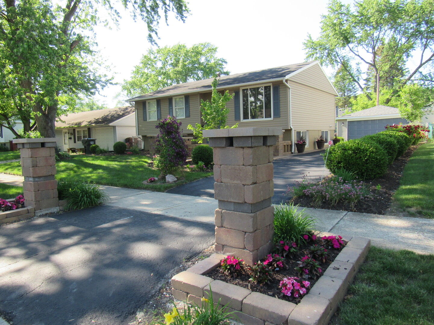 Property Photo:  447 E Tulip Drive  IL 60425 