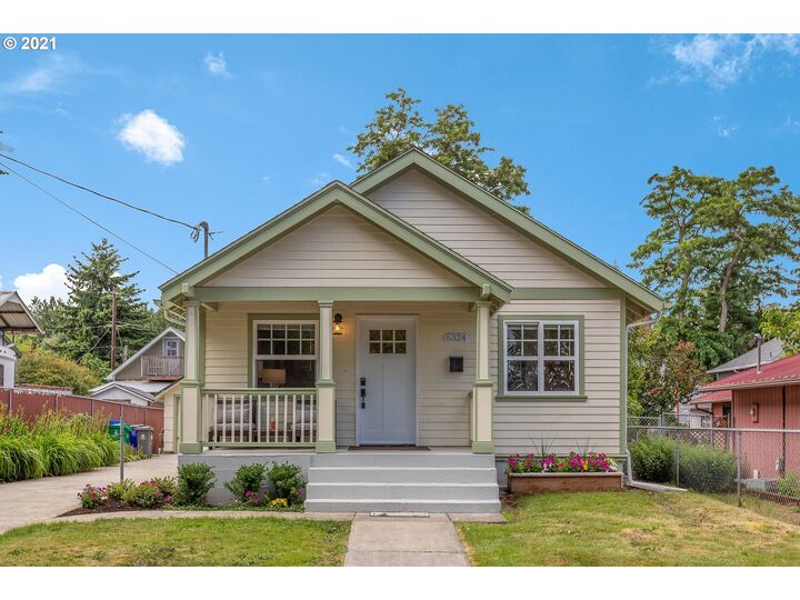 8324 N Hudson St  Portland OR 97203 photo