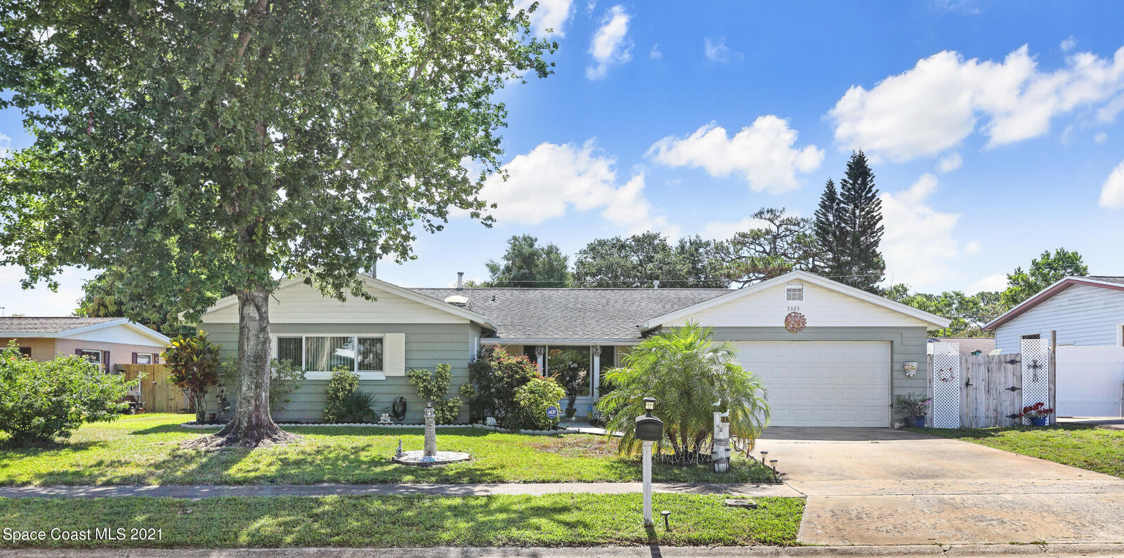Property Photo: 5325 Sharlene Drive FL 32780